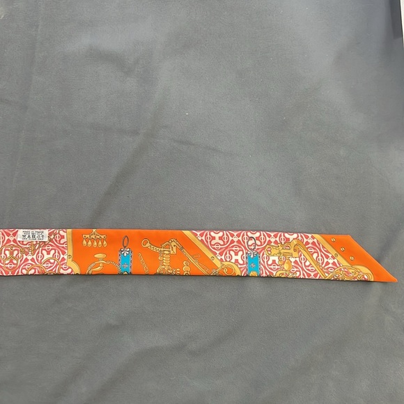 Hermes scarf 33x2”
Wore one time only. Excellent condition - Picture 7 of 10